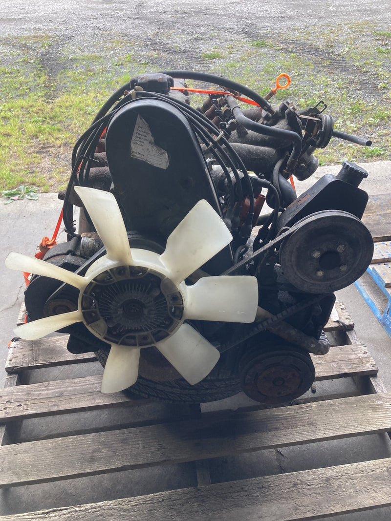 1981-1985 Volvo 240 245 4 Cyl B21F Engine Assembly 1000160 OEM