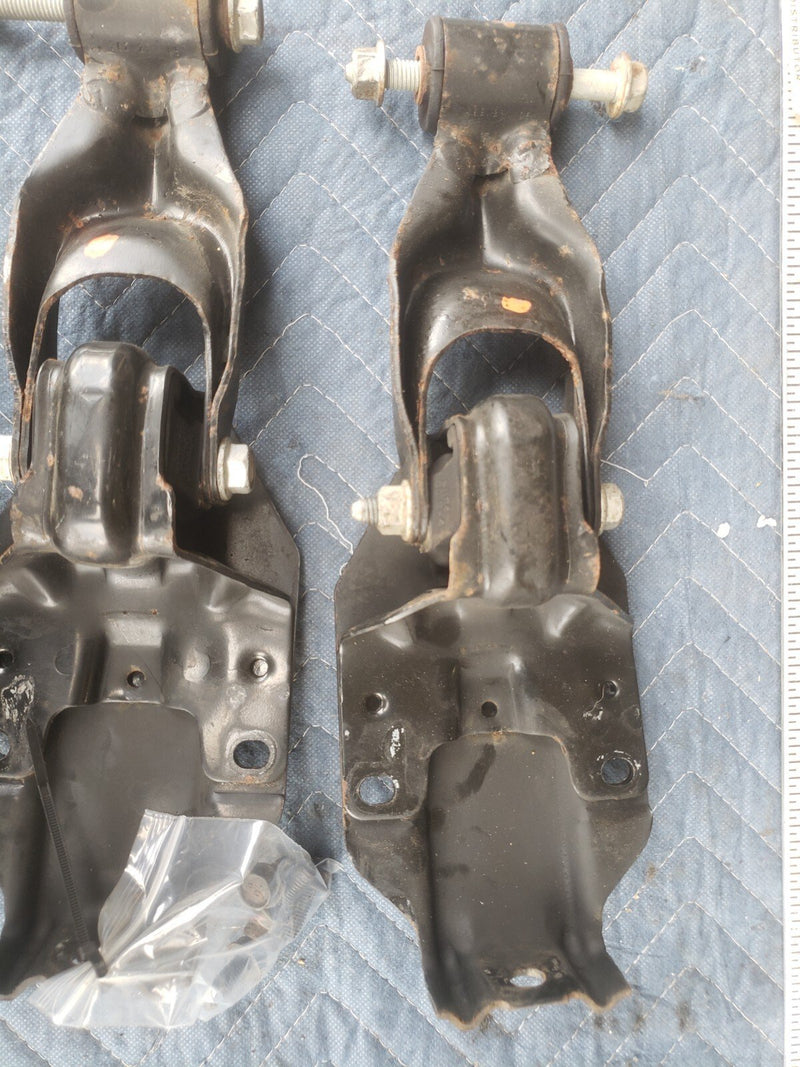 2000-2005 Chevy Impala RH LH Torque Strut Support Bracket Mount Pair OEM #1932CN