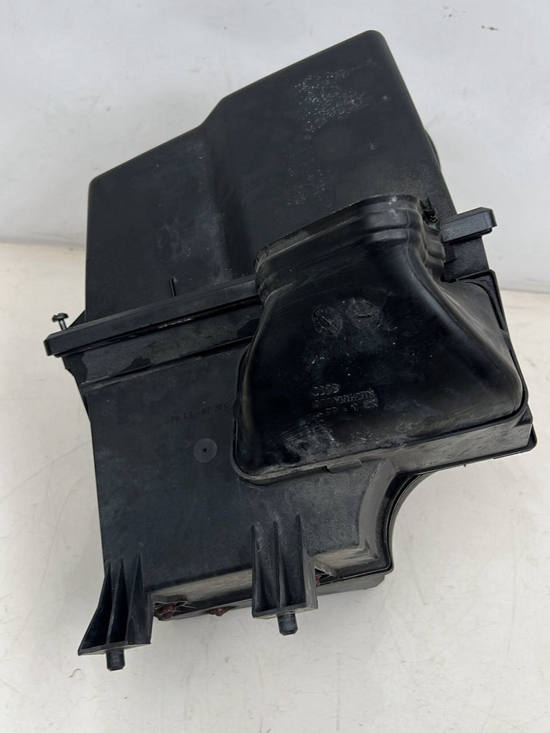1996-2003 Audi S8 D2 A8 Air Cleaner Filter Housing Box 077133837 OEM #6385EM