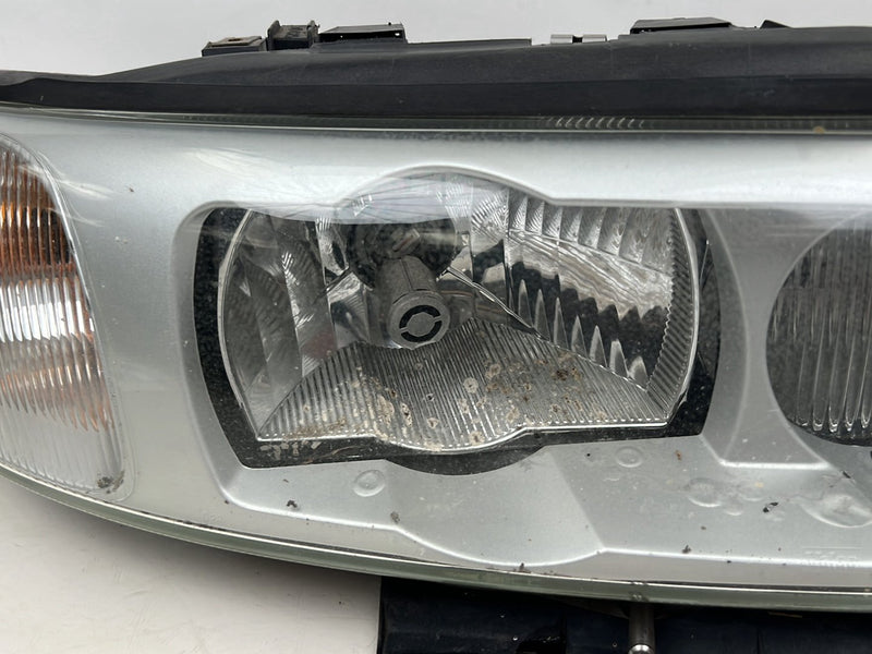 2004-2007 Volvo S60R V70R Passenger Right Headlight Assembly 30698824 OE #5771EM