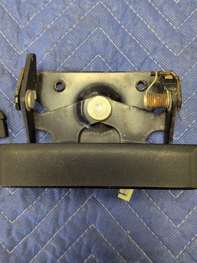 1999-2007 Chevrolet K1500 - Tailgate Handle