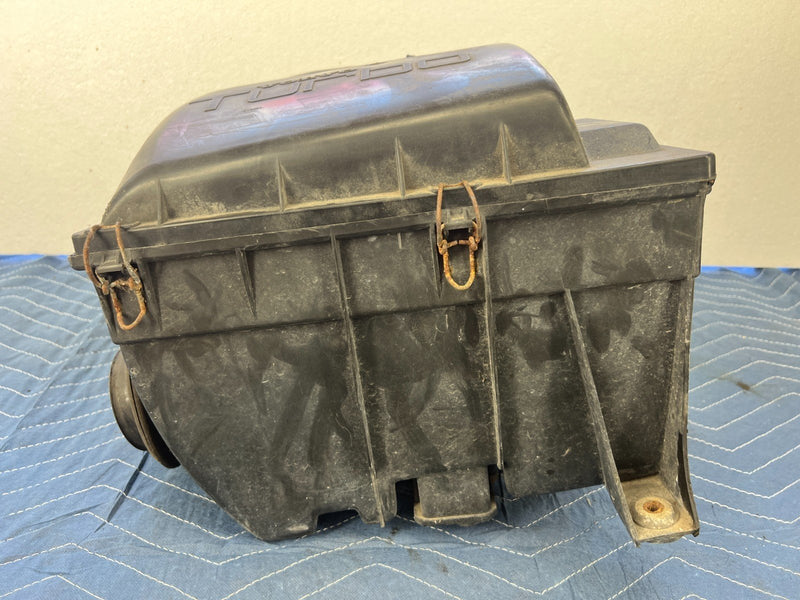 1992-1995 Volvo 940 740 Turbo Air Box Air Cleaner Assembly OEM #3179EM