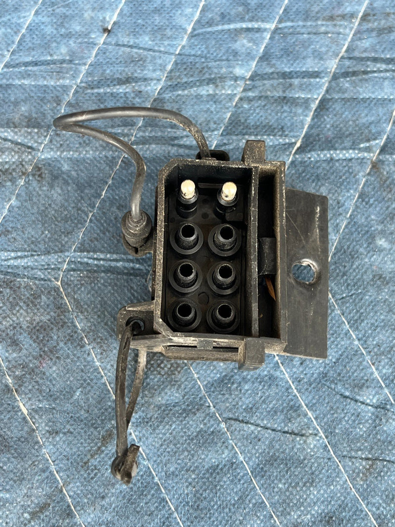 1989-1995 Volvo 740 940 Sedan Diagnostic Connection Box 1363923 OEM #3714EM