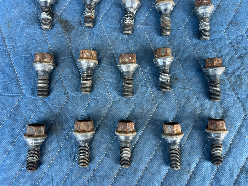 2000-2005 BMW 330xi 325xi E46 Wheel Stud Lug Nut Bolt Set of 20 OEM #4799EM