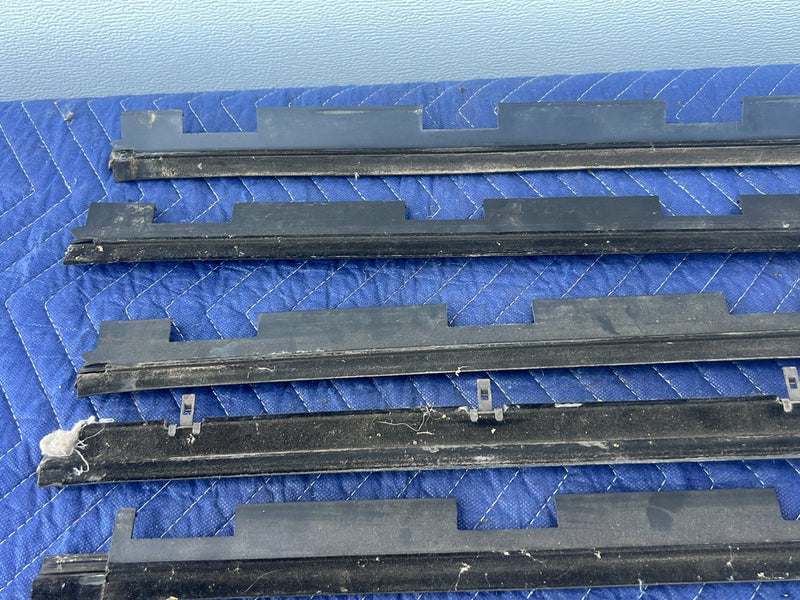 1988-2000 Chevrolet Silverado Left Right Door Window Scraper Edge OEM #5536EM