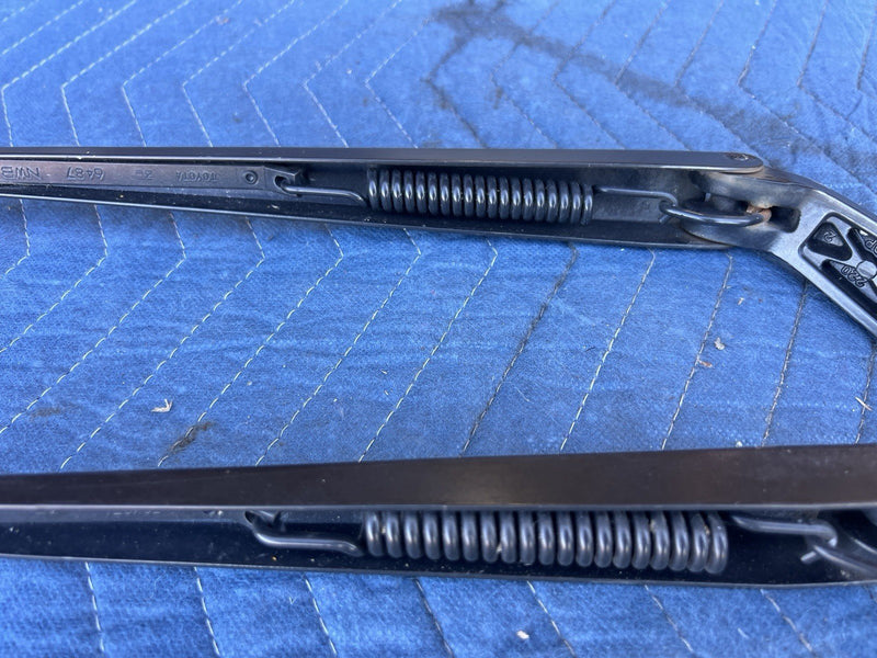 2003-2008 Toyota Corolla Wiper Arm Pair Left & Right Front Windshield OEM #5013E