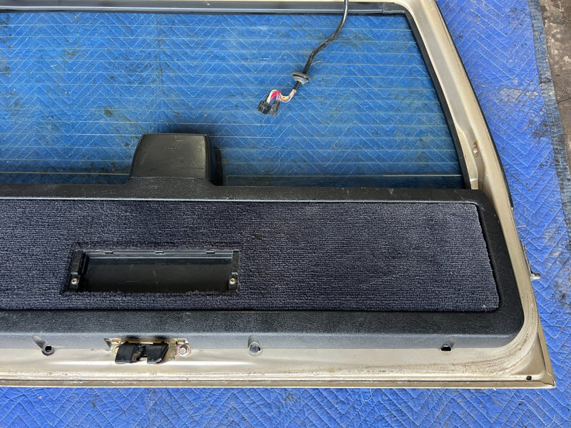 1992-1995 Volvo 940 740 Wagon Only Rear Hatch Assembly w/ Window OEM #3299EM