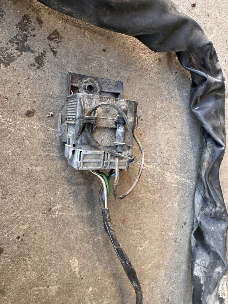 1986-1993 Volvo 240 244 245 B230F Engine Bay Wiring Harness 2.3L OEM #4970E