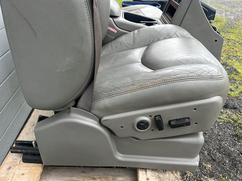 Chevrolet Silverado - Seat Front Pair