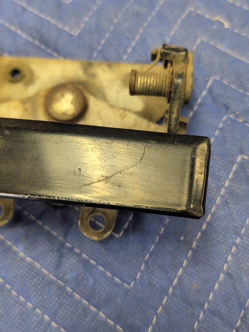 1988-2000 Chevrolet K1500 - Tailgate Handle
