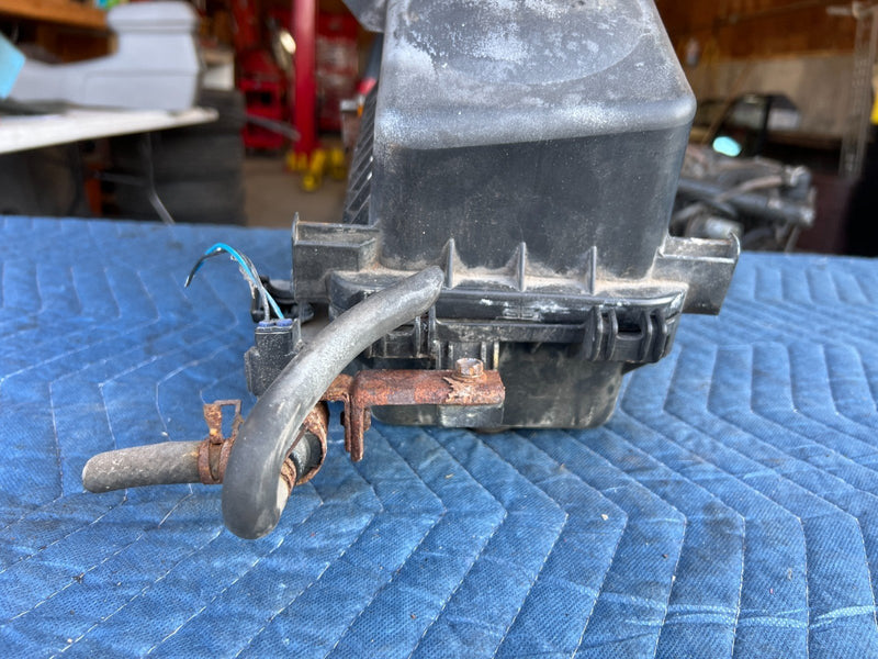 2003-2008 Toyota Corolla Air Cleaner Filter Box Intake Housing OEM #3360EM