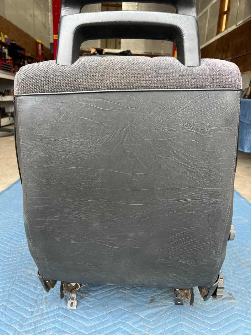 1986-1993 Volvo 240 244 Front Passenger Right Seat Gray Cloth *NICE* OE #4405EM