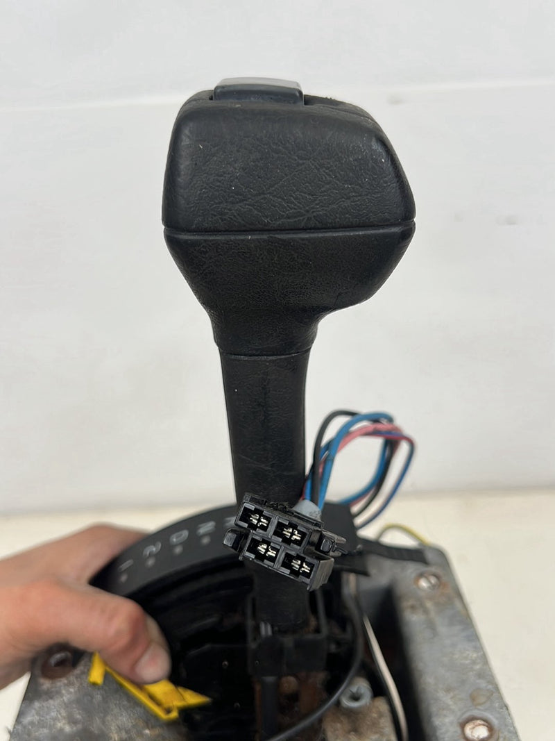 1990-1992 Volvo 740 745 940 Automatic Transmission Shifter Selector Assembly OEM #5972EM