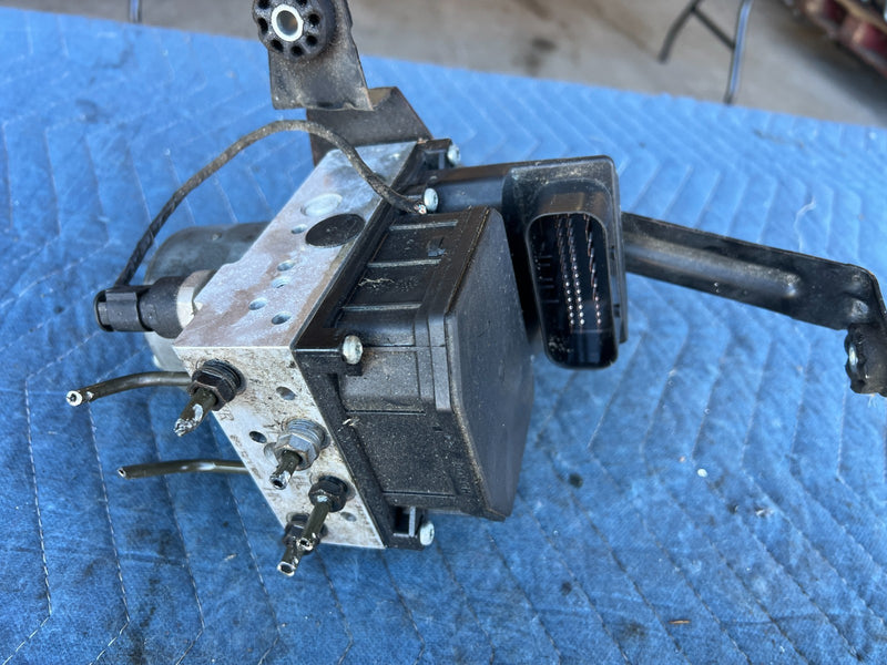 2000-2005 BMW 330xi 325xi E46 AWD ABS Anti Lock Brake Pump Module OEM #4820EM