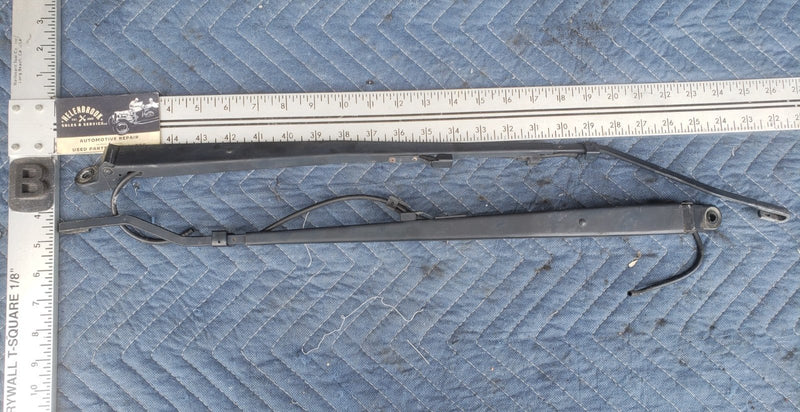 2000-2005 Chevy Impala Right & Left Windshield Wiper Arm Pair OEM #1930CN