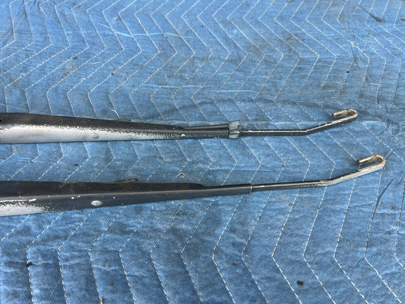 1999-2002 Chevy Silverado GM 1500 2500 Windshield Wiper Arms OEM #1737CN