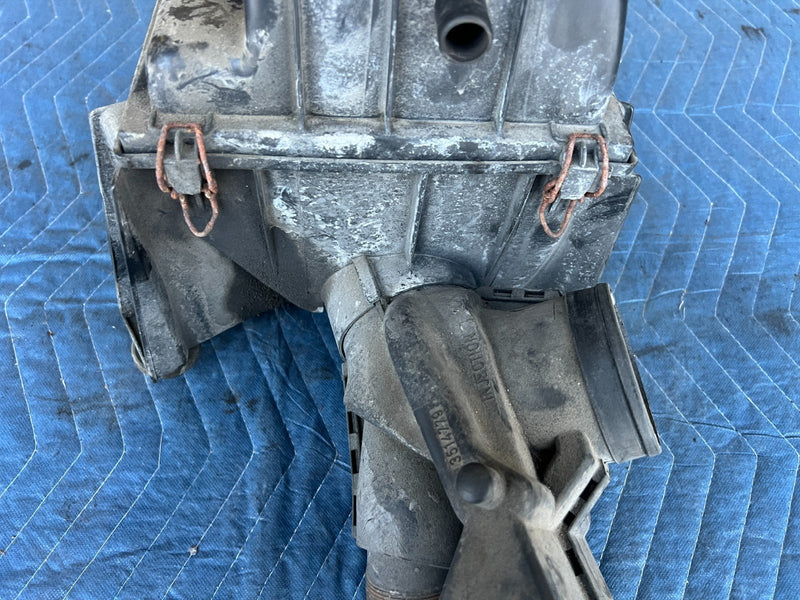 1989-1995 Volvo 740 940 Sedan Air Box Filter Cleaner Housing Assembly OE #3740EM