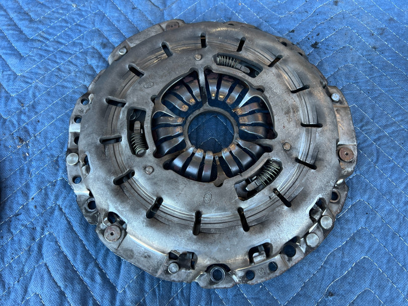 2000-2005 BMW 330xi 325xi E46 Flywheel & Clutch Assembly Manual Trans OE #4839EM