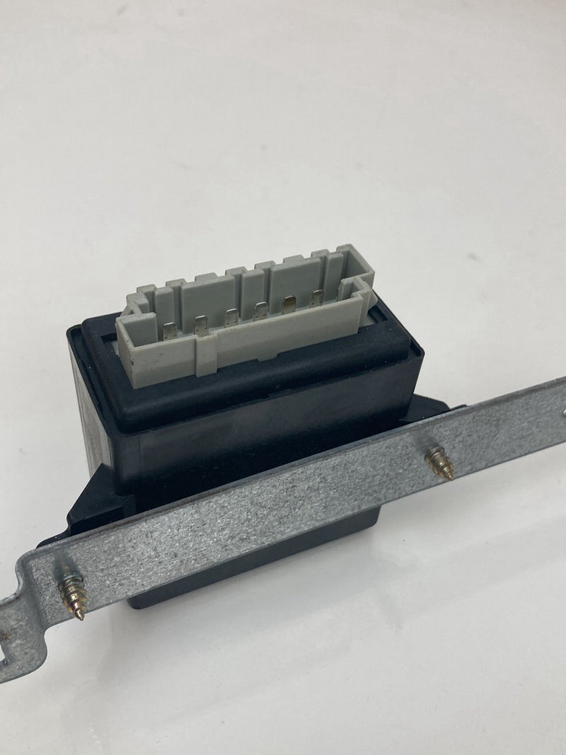 1992 Volvo 940 944 - Cruise Control Module PN: 9130207 006310-04