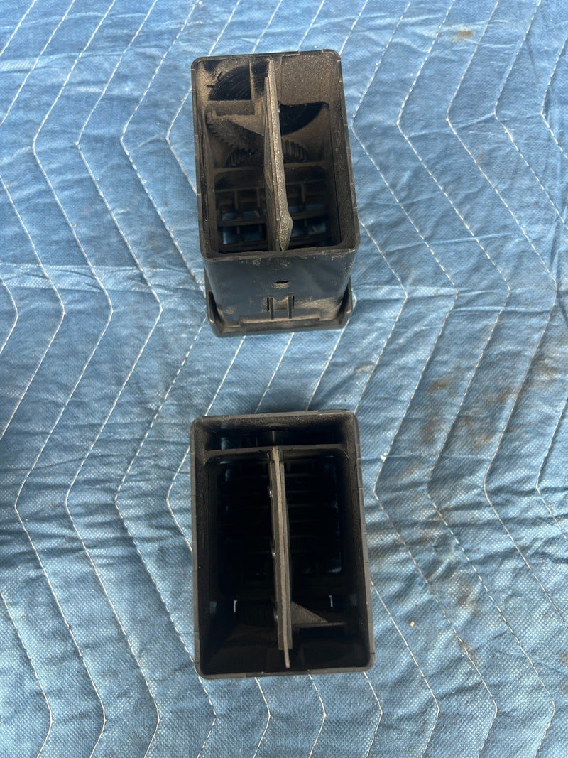 1986-1993 Volvo 240 244 245 Dash LH RH Center Heat AC Air Vent Set OEM #4096EM