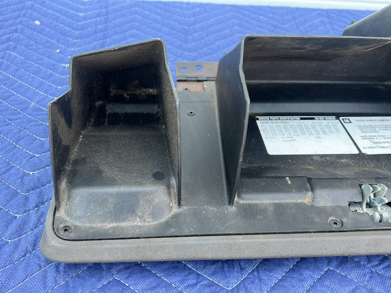 2003-2006 Chevrolet Silverado - Glove Box