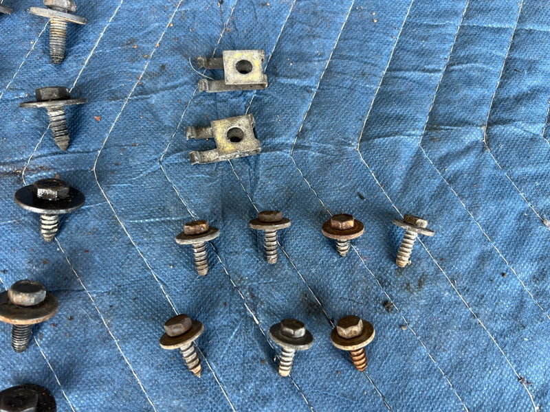 1986-1995 Mercedes 300D W124 Front Fender Mounting Bolt Hardware OEM #2679EM