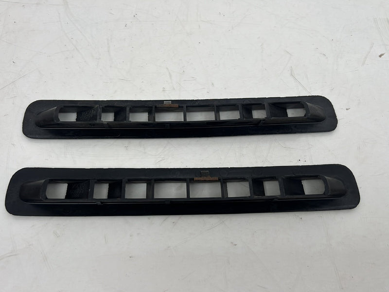 1967-1974 Volvo 140 142 Dash Right & Left Defrost Heat Vent Pair OEM #6496EM