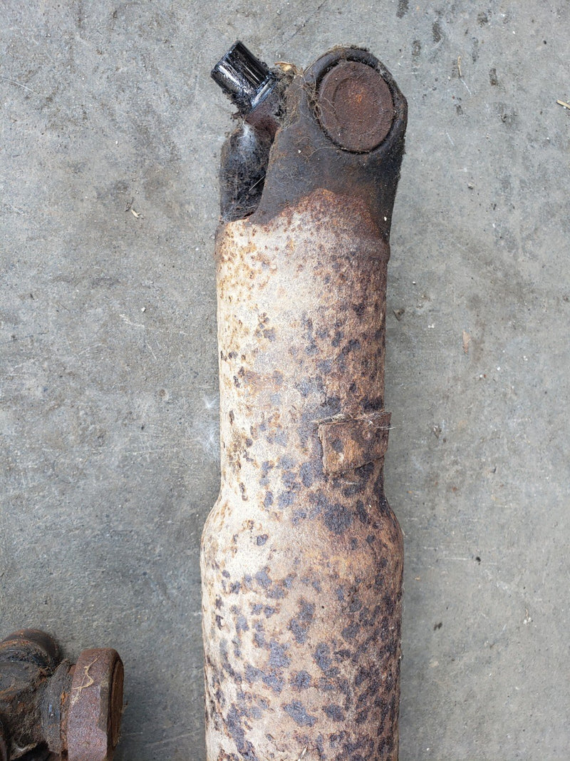 1996-1999 Chevy GMC GM 1500 Front & Rear Driveshaft Manual Trans 5.7 #1252CN