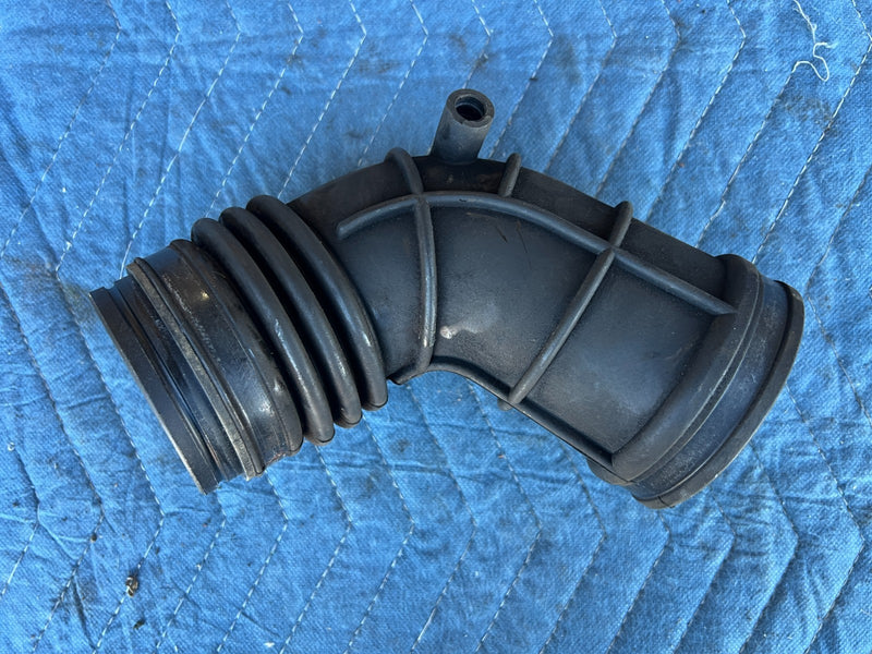 2000-2005 BMW 330xi 325xi E46 Upper Air Intake Hose Pipe Duct OEM #4775EM
