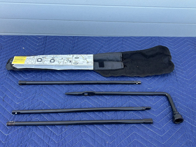 Chevrolet Silverado - Jack & Tool Kit PN: 15056793