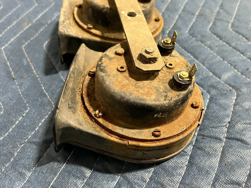 1983-1985 Porsche 944 Type TR129 High & Low Pitch Horn Signal Alarm OEM #2480EM