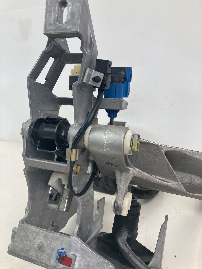 2001-2005 Volkswagen Passat Manual Clutch Pedal Assembly OEM #5505M