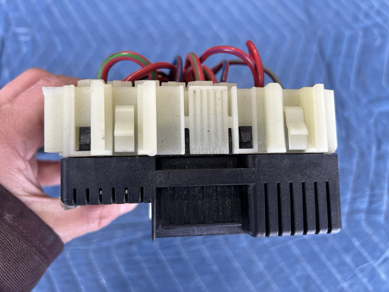 2008-2013 Volvo XC70 3.2L Rear Trunk Fuse Relay Box 6G9T-14C507 OEM #4253E