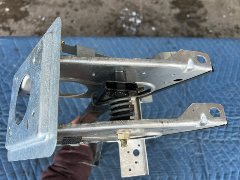1989-1995 Volvo 740 940 Sedan Brake Pedal Lever Assembly w/ Bracket OEM #3722EM