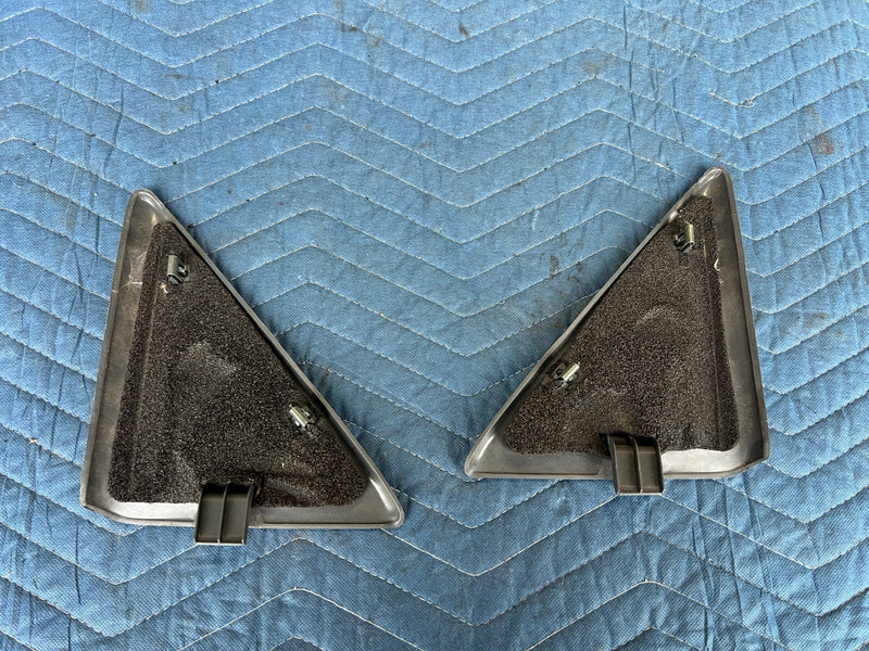 1999-2007 Chevy Silverado Right & Left Mirror Mount Corner Trim OEM #1550CN