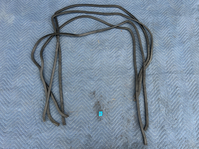 1986-1993 Volvo 240 244 Sedan Door Seal Pinch Seam Trim Set of 4 OEM #4219EM