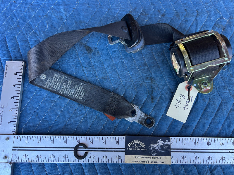 2000-2005 BMW 330xi 325xi E46 Front Passenger RH Seat Belt Retractor OEM #4824EM