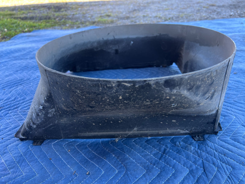 1986-1993 Volvo 240 244 Sedan Radiator & Cooling Fan Shroud 3540300 OEM #4279EM