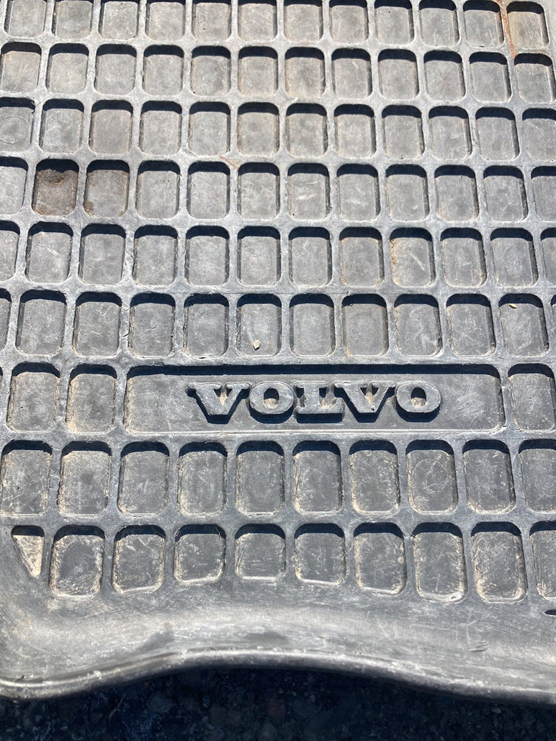 1980 Volvo 244 - Floor Mat Set