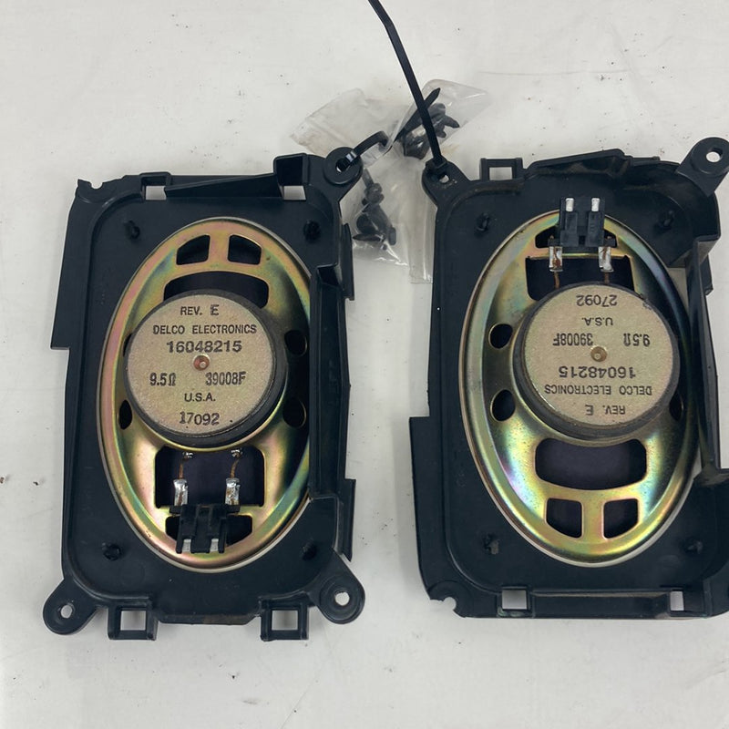 1995-1998 Chevrolet Silverado 2500 GMT400 Dash Speaker Set 16048215 OEM