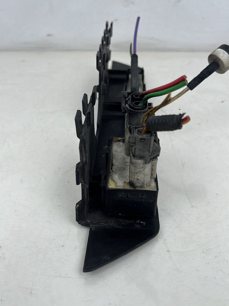 1998-2000 Volvo V70 S70 Radiator Cooling Fan Relay & Air Deflector OEM #6327EM