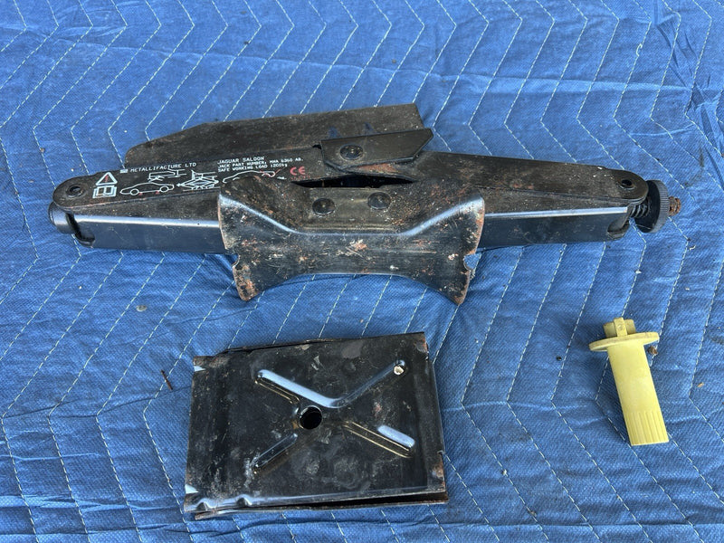 1998-2003 Jaguar XJR XJ8 X308 Emergency Tool Kit & Jack w/Spare Insert OE #4675E