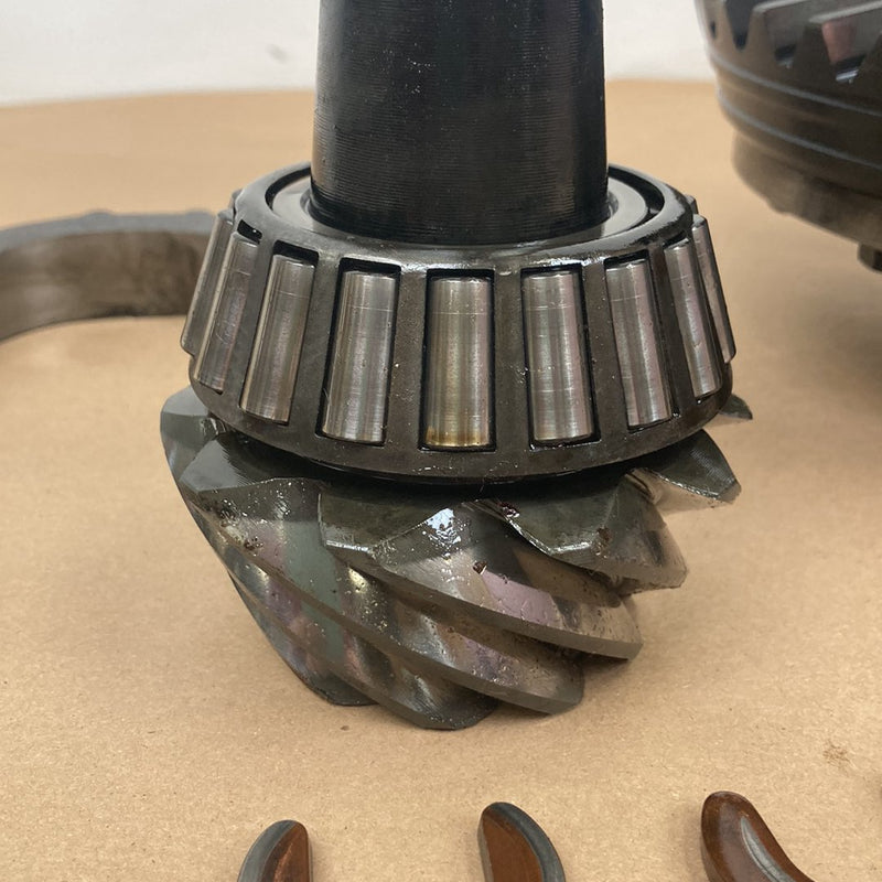 1995-1998 Chevy Silverado 2500 GMT400 Rear Differential Assembly 4:10 Locker OEM