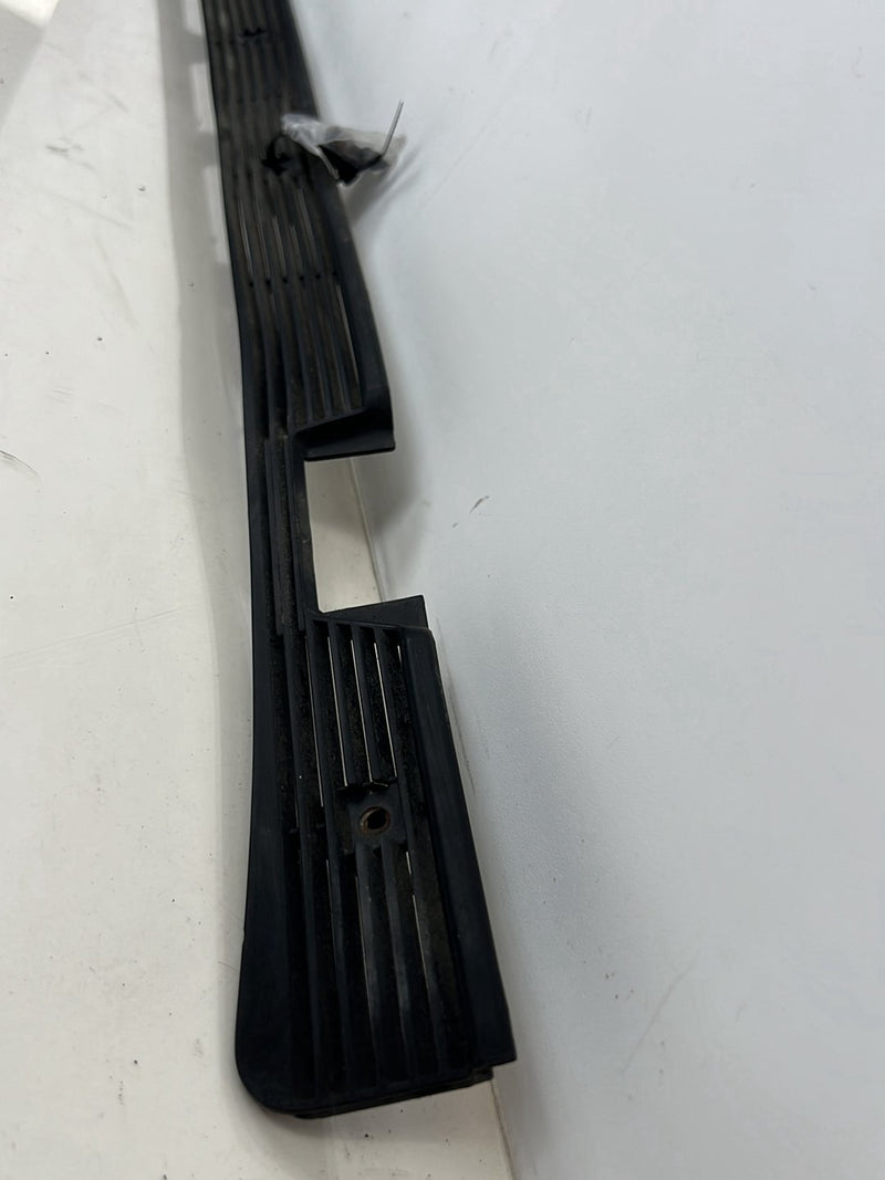 1990-1992 Volvo 740 745 940 Wagon Rear Hatch Hinge Cover Trim Vent OEM #5870EM
