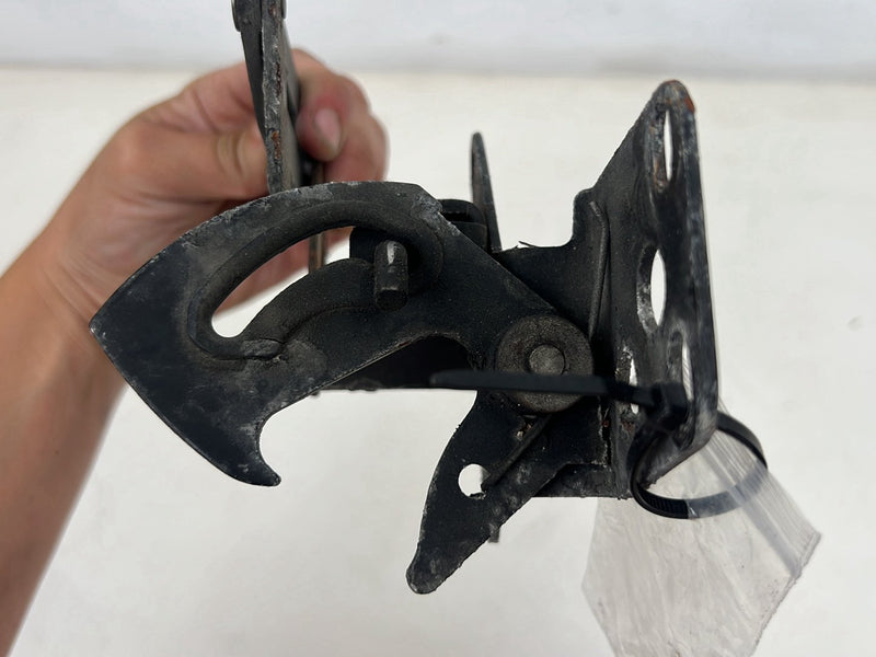 2001-2003 Audi S8 D2 A8 Engine Bonnet Hood Latch Catch 4D0823485 OEM #6083EM