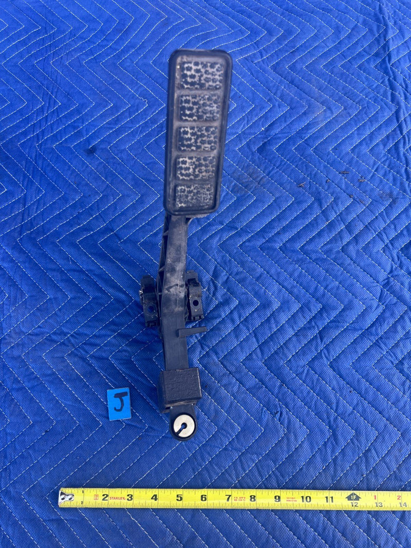 1984-1989 Volvo 740 760 Gas Pedal Throttle Accelerator Assembly OEM #1715EM