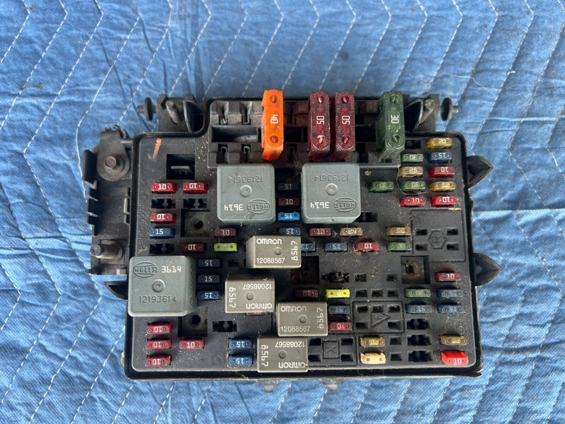 1999-2002 Chevy Silverado GM 1500 2500 Relay Fuse Box Assembly 15328 OEM #1742CN