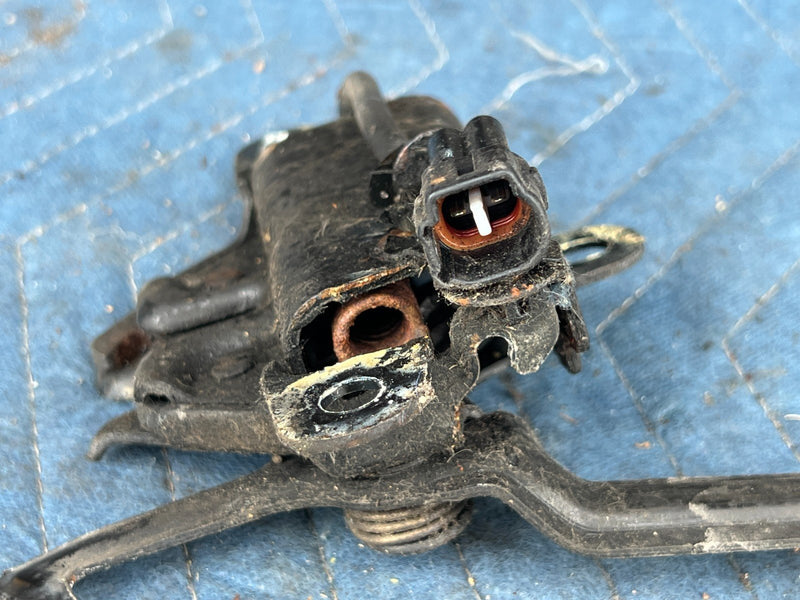 2002-2006 Toyota Camry Engine Hood Latch Assembly OEM #129DU
