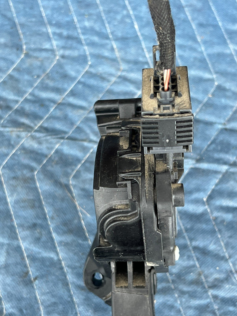 2012-2015 Chevy Cruze Gas Accelerator Pedal Assembly 13252702 OEM #2222CN