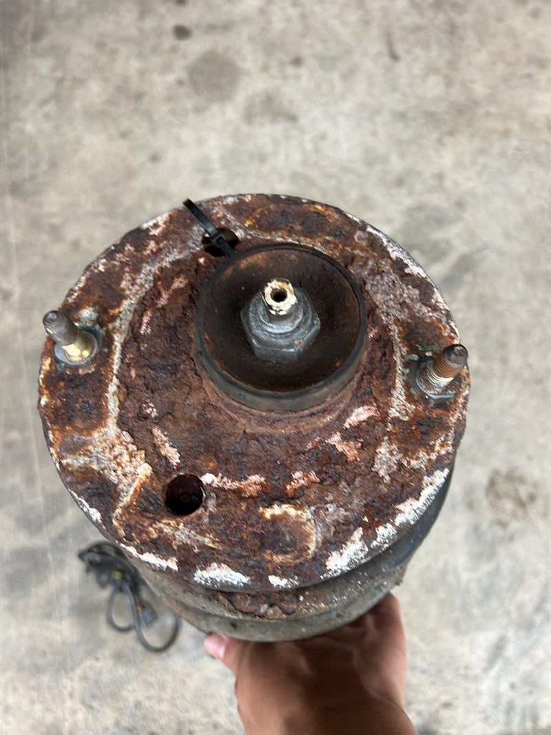 1990-1992 Volvo 740 745 940 Front Left Strut Shock w/ Hub Assembly OEM #5994EM